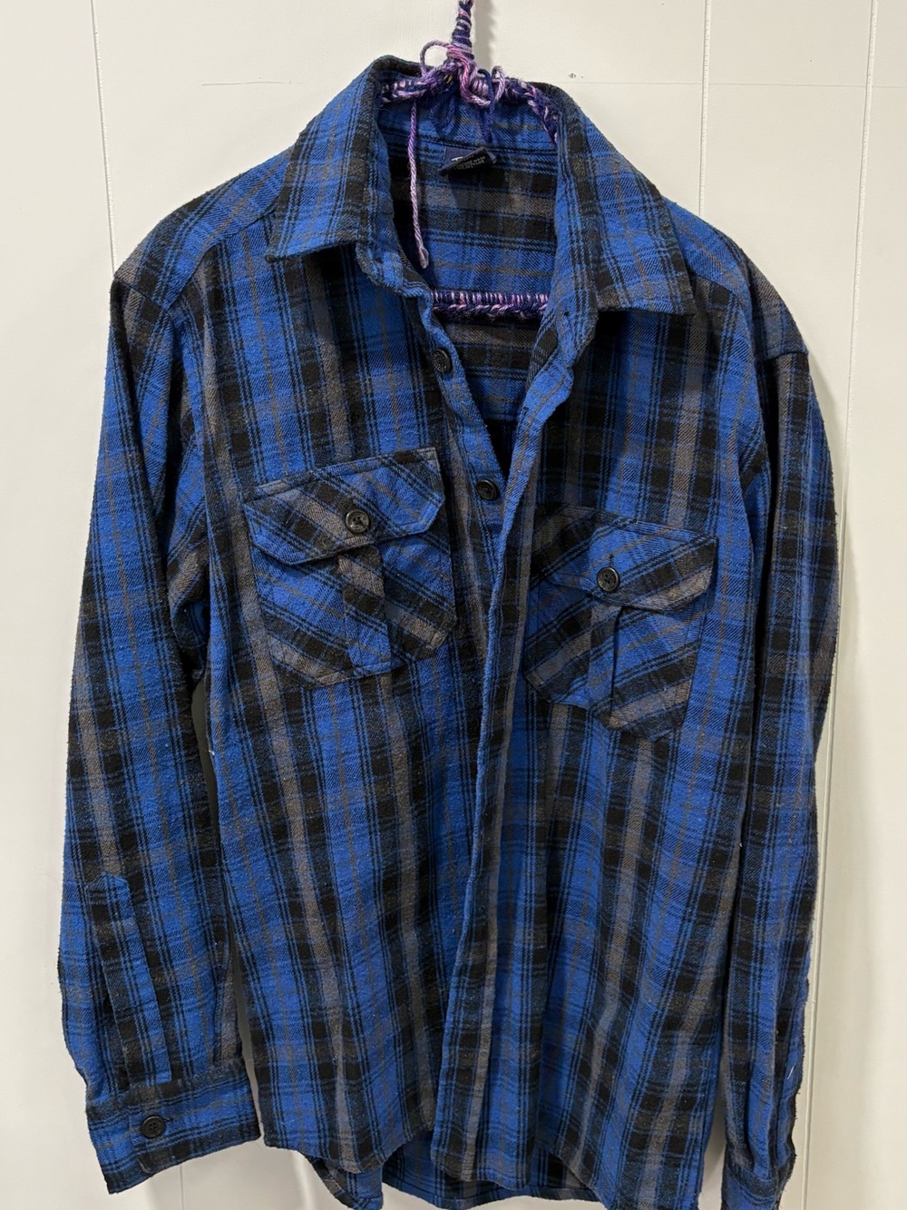 Men's Blue and Black Plaid Button-Up Shirt